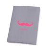 protege-carnet-de-sante-personnalise-moustache-framboise