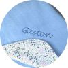 zoom-broderie-couverture-bleu