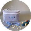 trousse-de-toilette-bebe-gris-etoiles-bleues