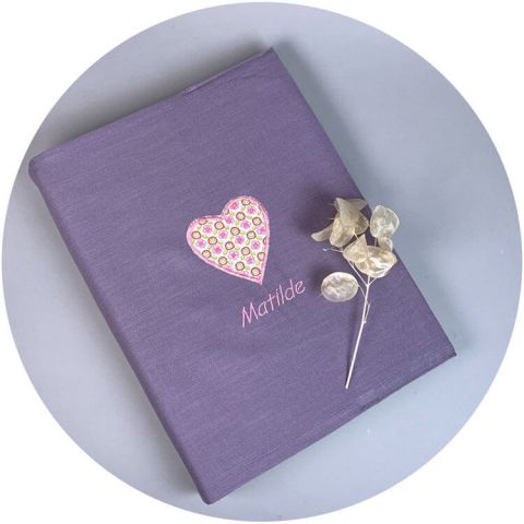 album-photo-bebe-original-prune-coeur-graphique