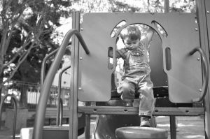 le développement de l'éveil de bébé et sa motricit